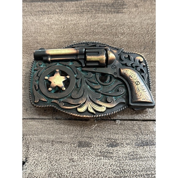 vintage 1970s belt buckle REVOLVER cowboy  sheriff WESTERN texas - Picture 1 of 8